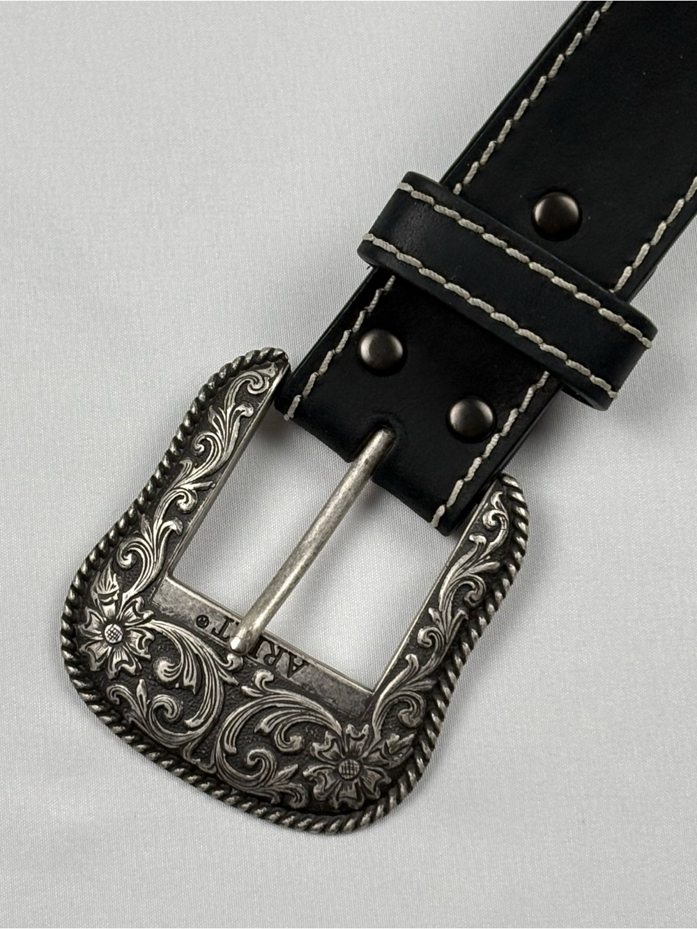 Ariat John Wayne Limited Edition Black Leather Western Belt M Silver Buckle - Picture 2 of 5